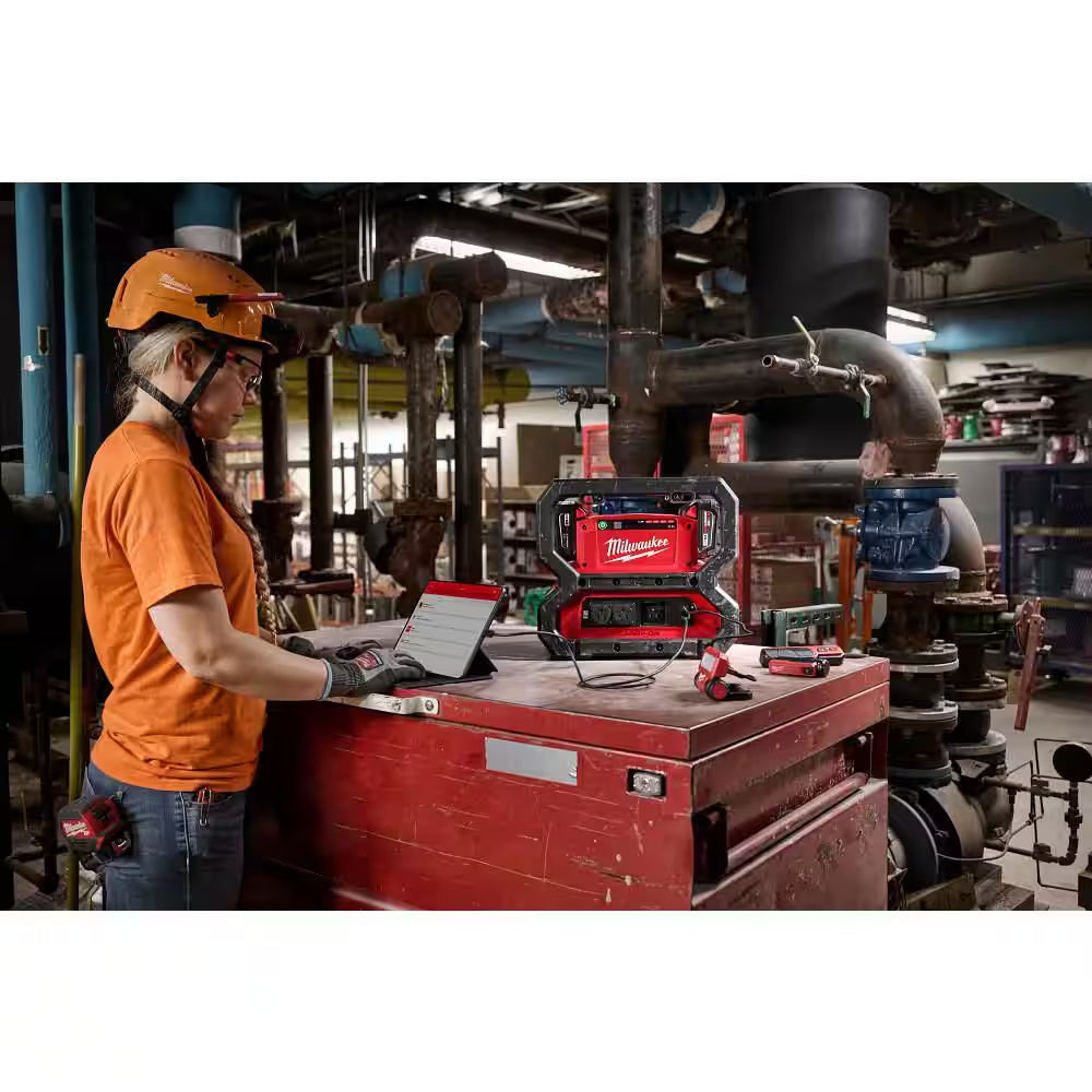 M18 18V Lithium-Ion Cordless 3600-Watt/1800-Watt Battery Powered Power Supply
